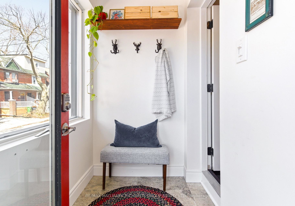 9-winnifred-avenue-toronto-ontario-e13058594