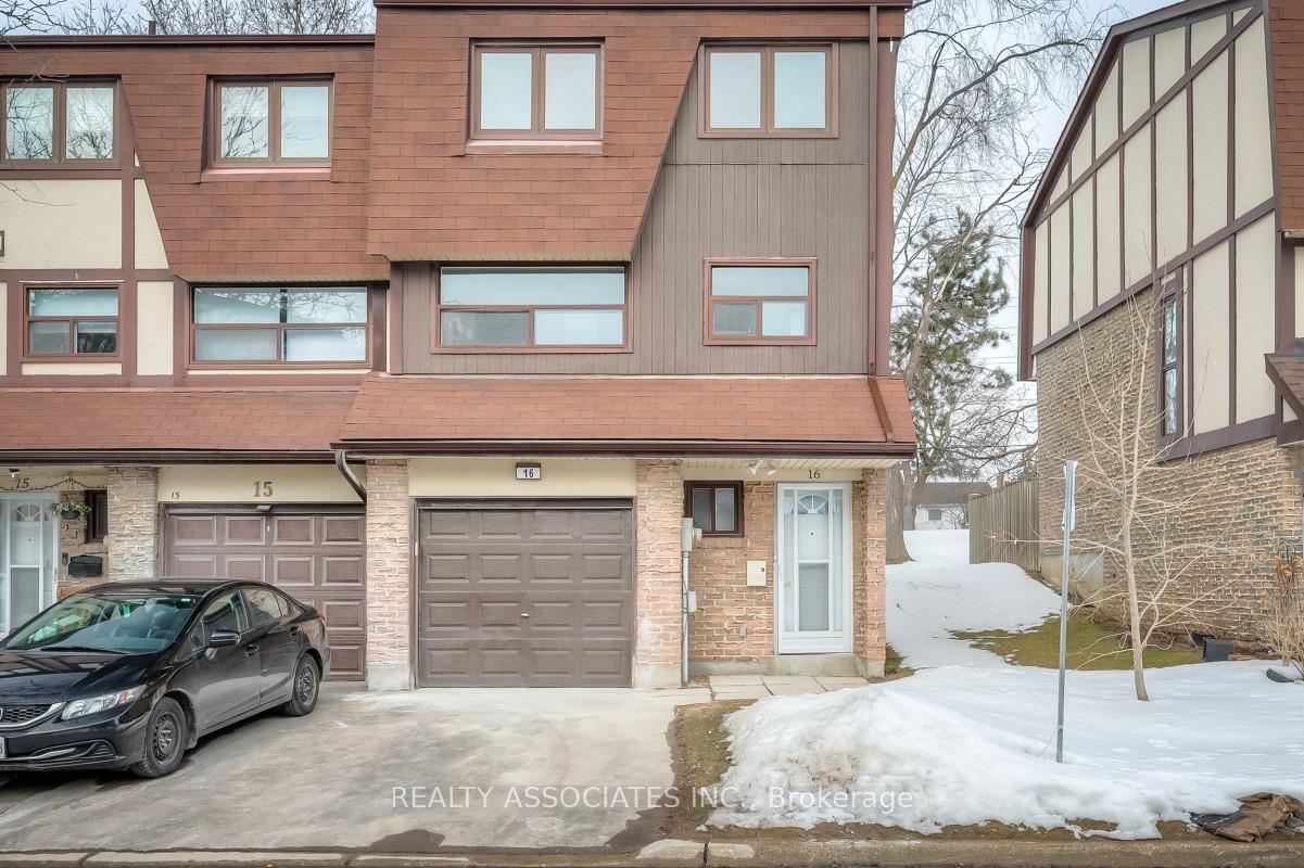 1975-memory-lane-pickering-ontario-e13058878