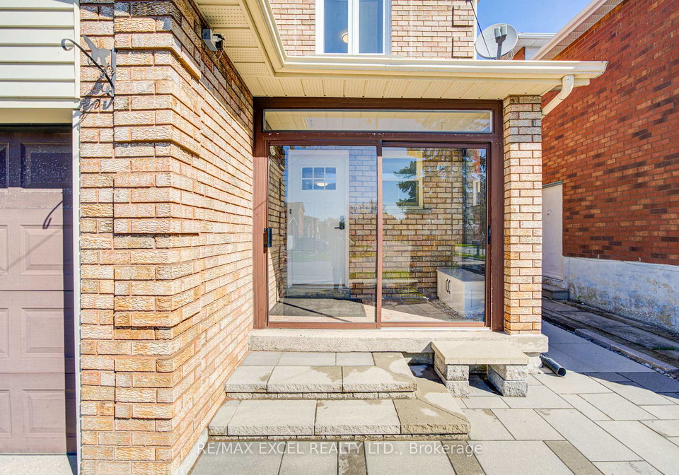 58-alanbull-square-scarborough-ontario-e13059512
