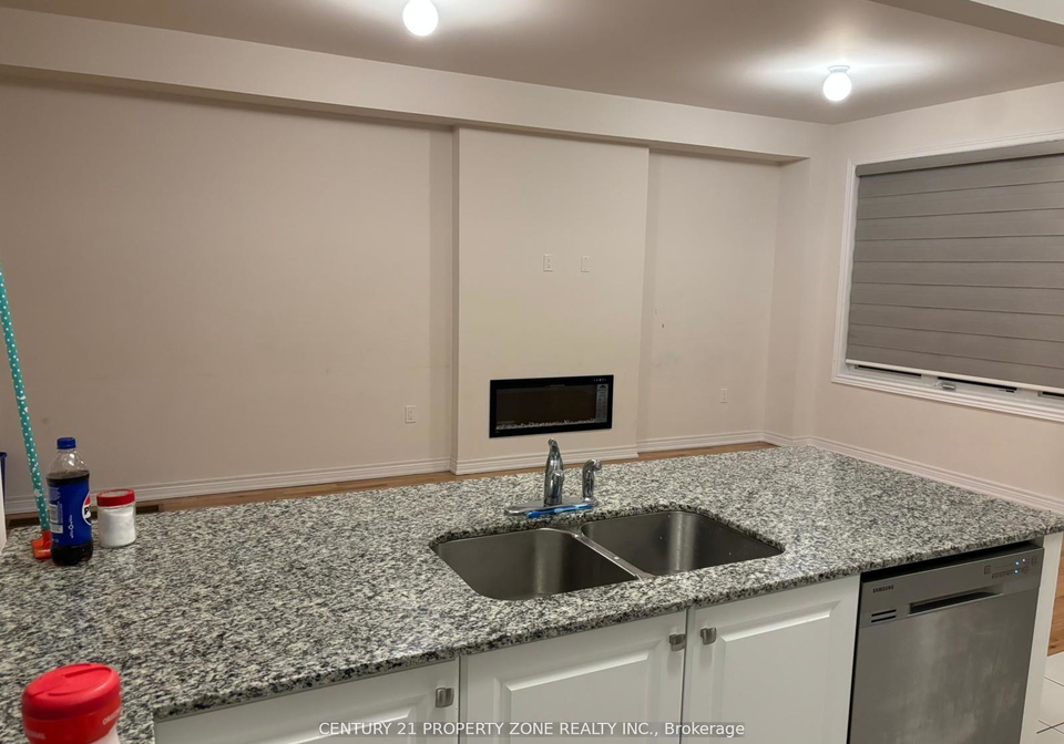 1272-amherst-gate-oshawa-ontario-e13063040