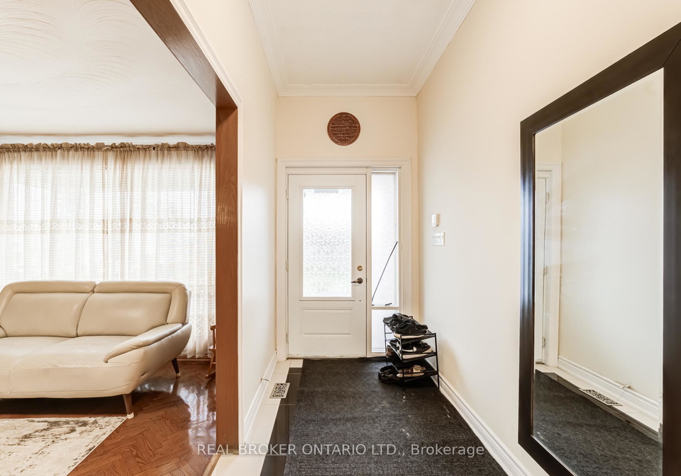 110-commonwealth-avenue-scarborough-ontario-e13063118