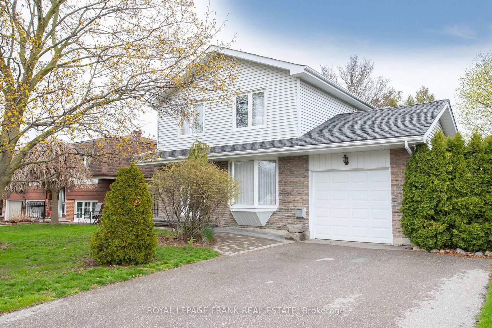 11-cardiff-court-whitby-ontario-e13063932