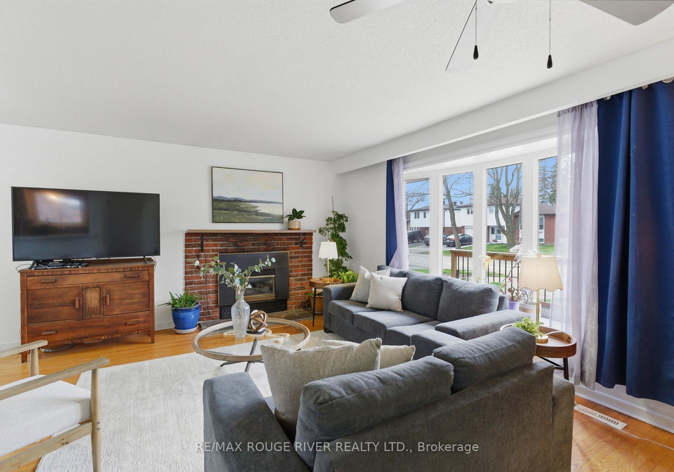 102-bryant-road-ajax-ontario-e13063992