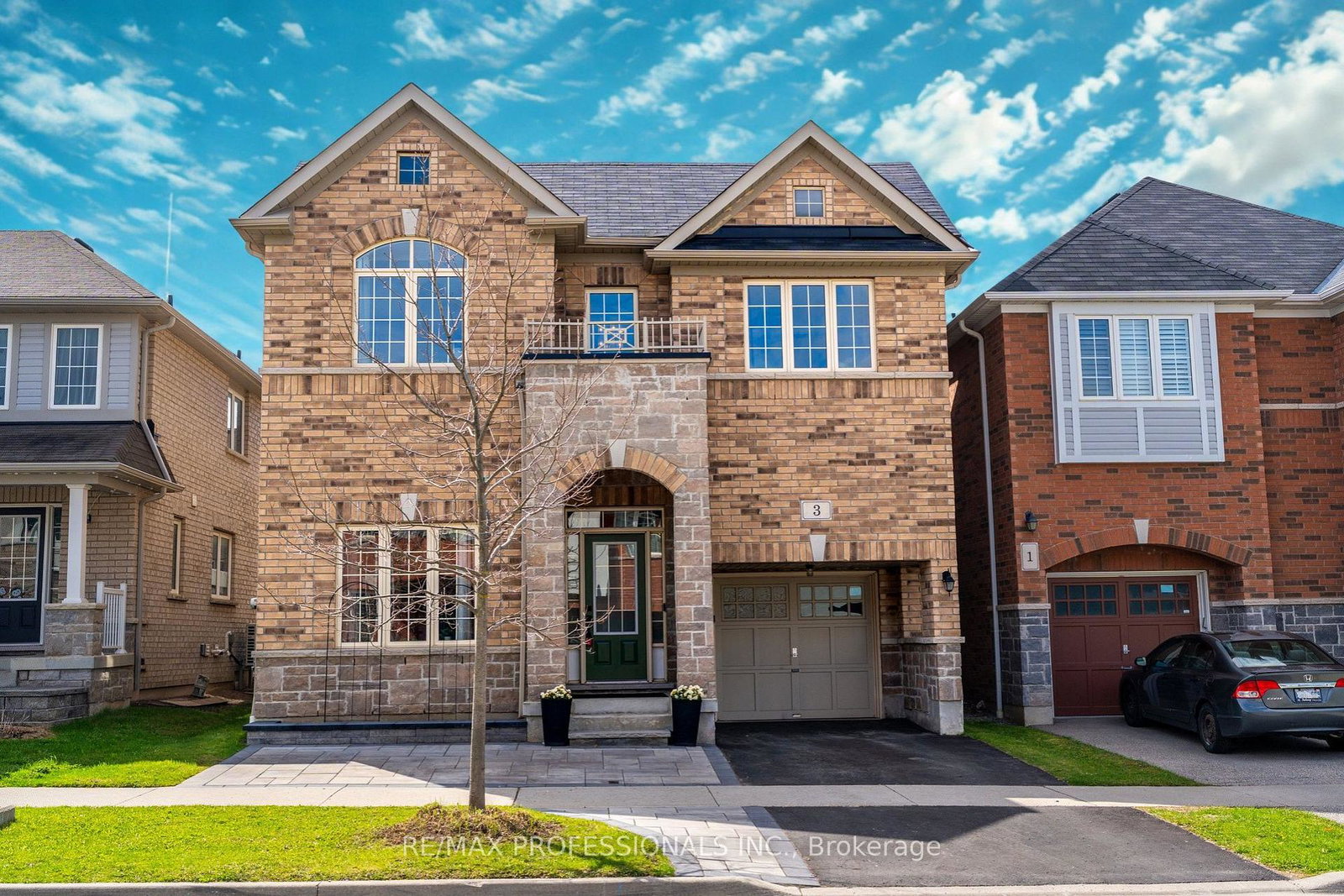 3-skelton-crescent-ajax-ontario-e13065374
