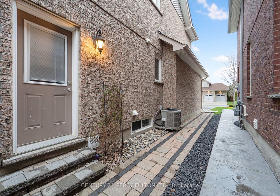 2337-pindar-crescent-oshawa-ontario-e13066304