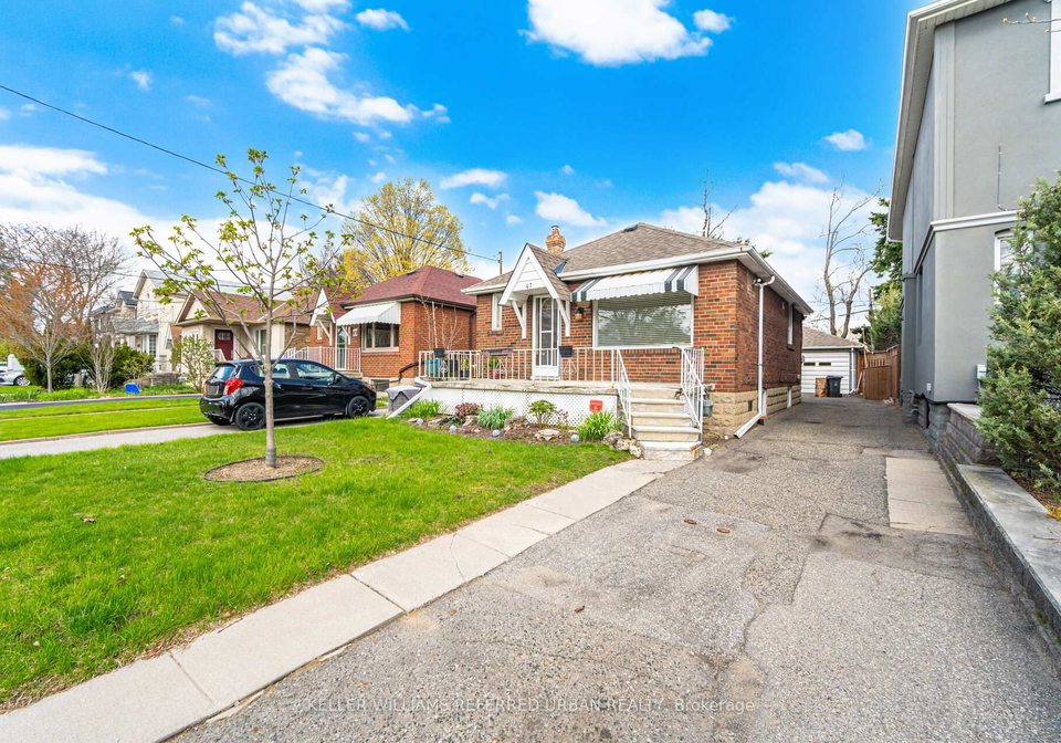 47-st-hubert-avenue-east-york-ontario-e13068890