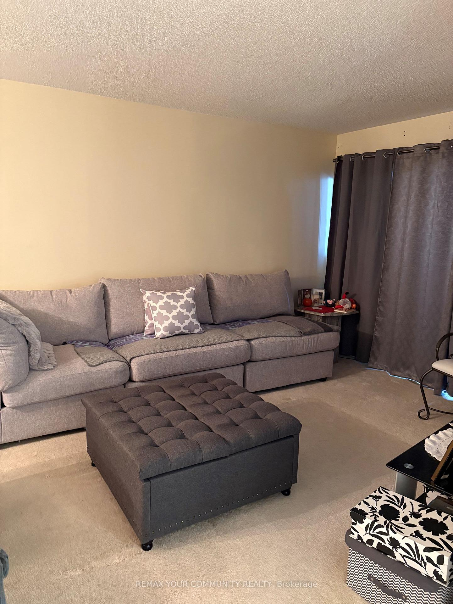 80-alton-towers-circle-scarborough-ontario-e13069042