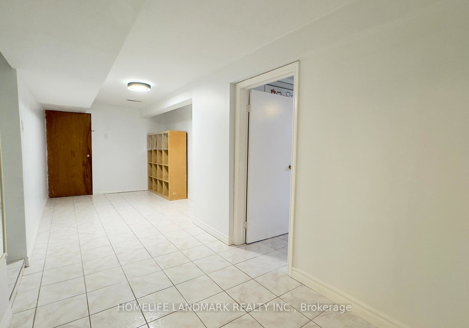35-lambeth-square-scarborough-ontario-e13070848