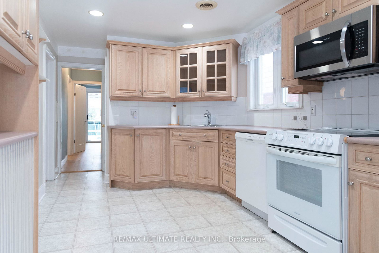 7-joanith-upper-drive-east-york-ontario-e13070858