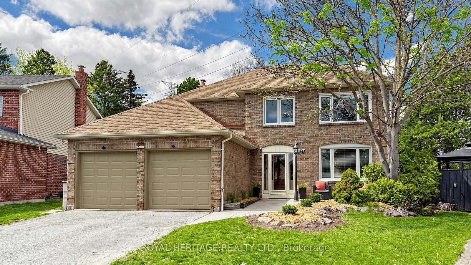 1237-fieldstone-circle-n-pickering-ontario-e13071890