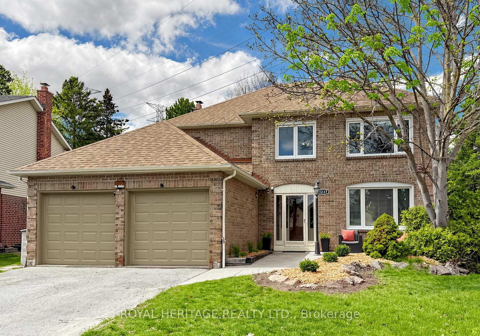 1237-fieldstone-circle-n-pickering-ontario-e13071890