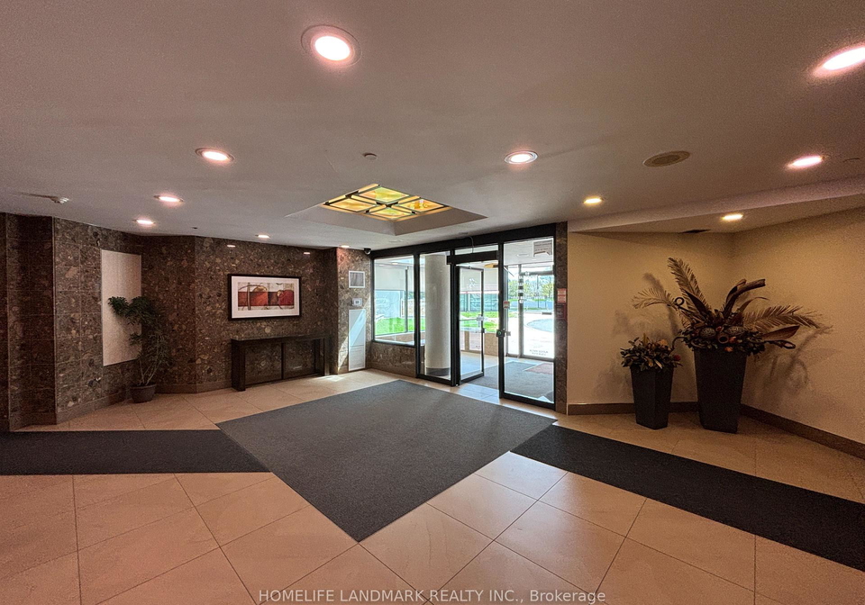 330-alton-towers-circle-scarborough-ontario-e13072294