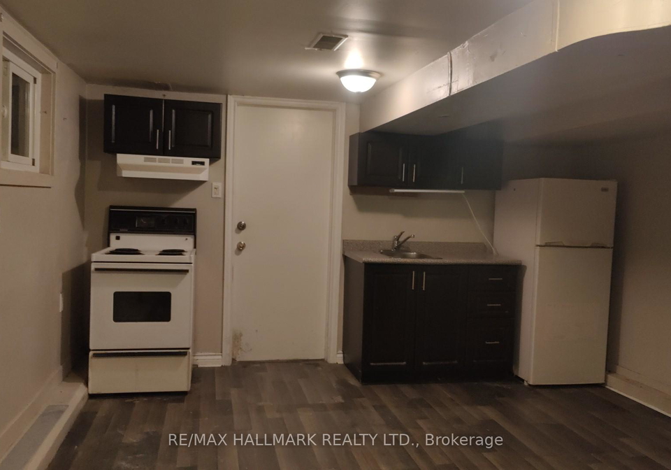 172-waverley-road-toronto-ontario-e13073276