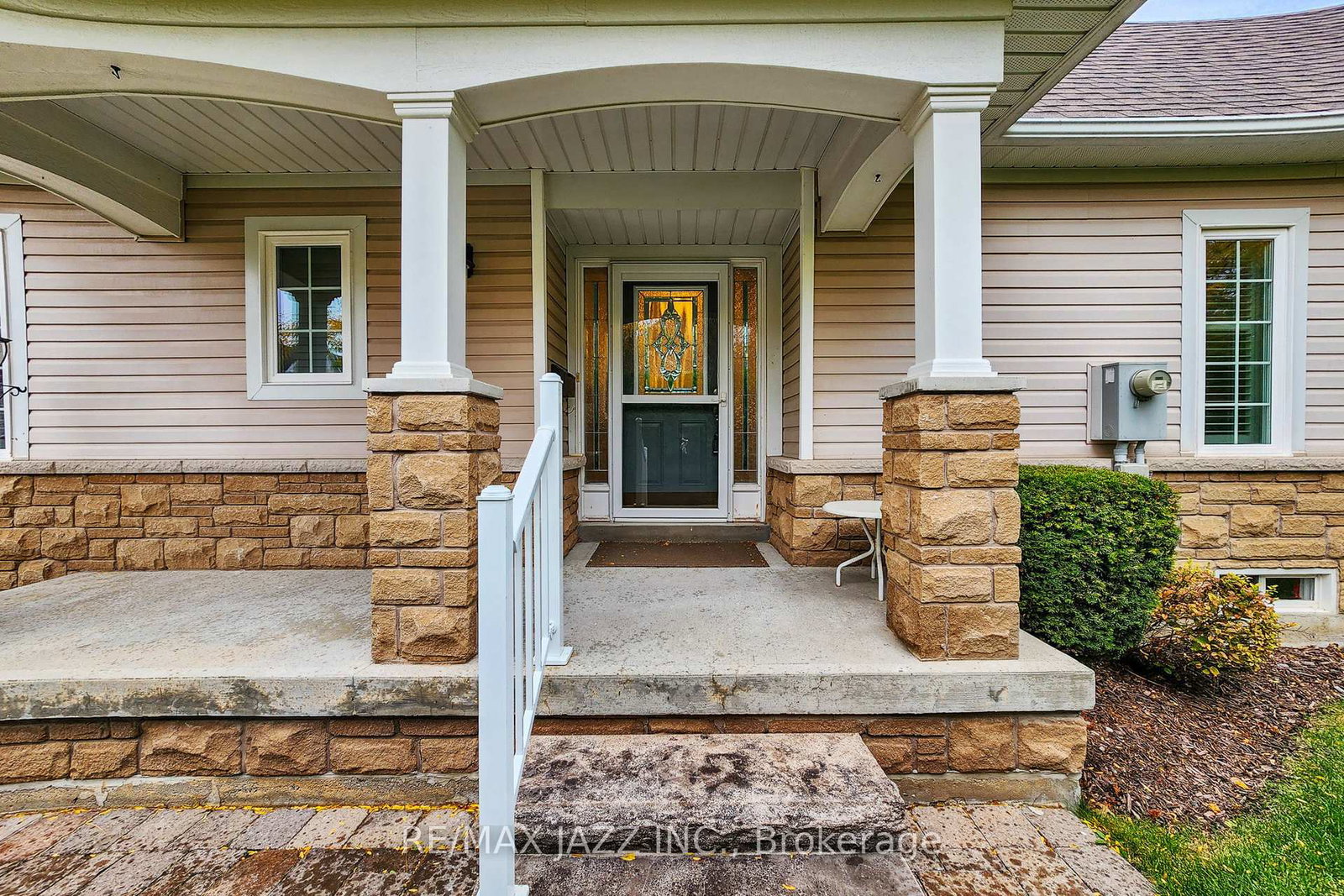 350-lakebreeze-drive-clarington-ontario-e13073784