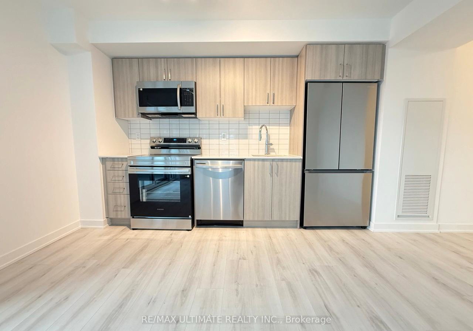 1010-sandy-beach-road-pickering-ontario-e13074208