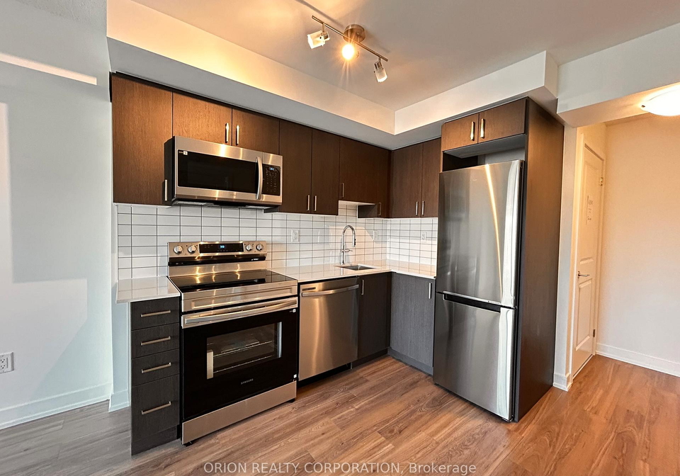 1010-sandy-beach-road-pickering-ontario-e13074436