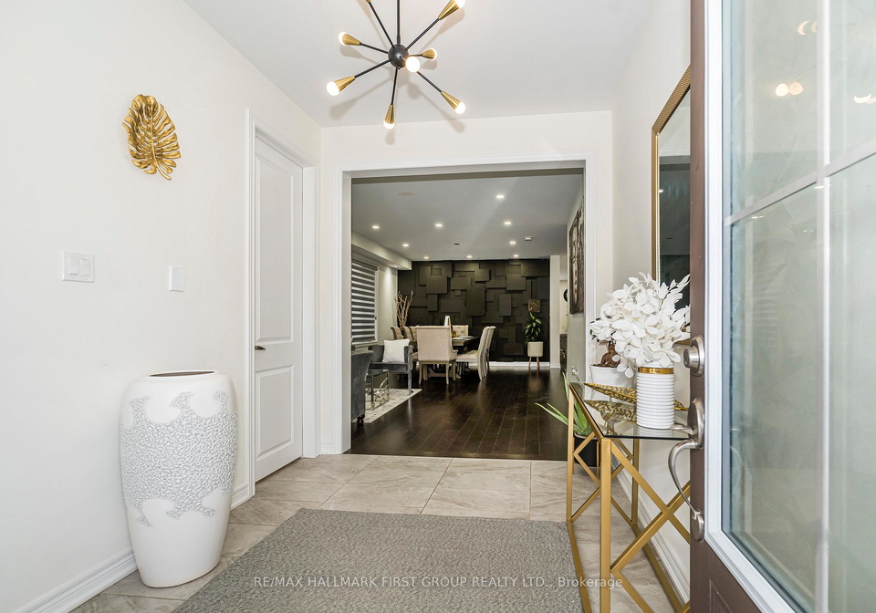9-toulouse-street-whitby-ontario-e13074672