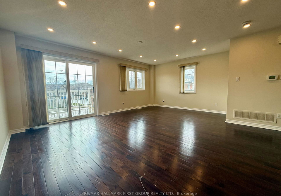 1665-avonmore-square-pickering-ontario-e13074808