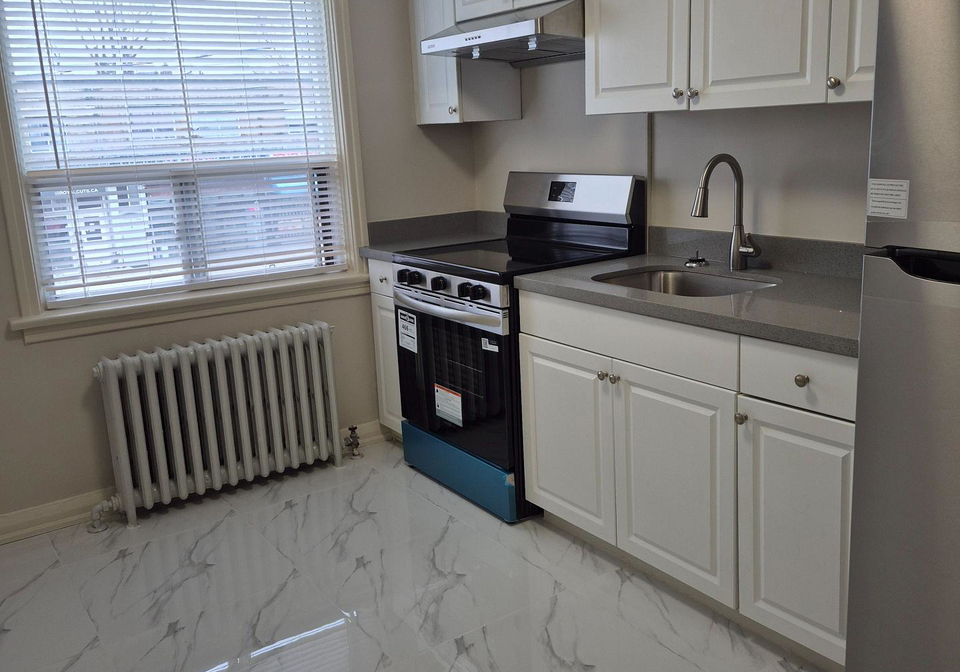 1066-coxwell-avenue-east-york-ontario-e13075142