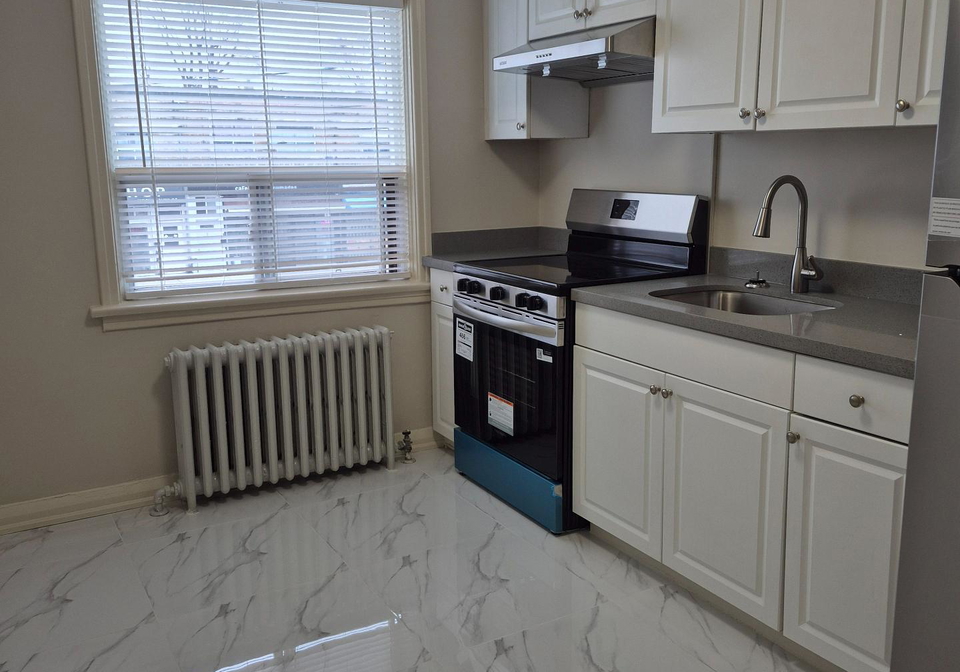 1066-coxwell-avenue-east-york-ontario-e13075142