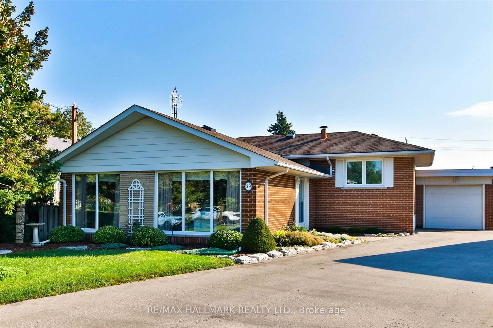 29-lynn-gate-crescent-scarborough-ontario-e13075344