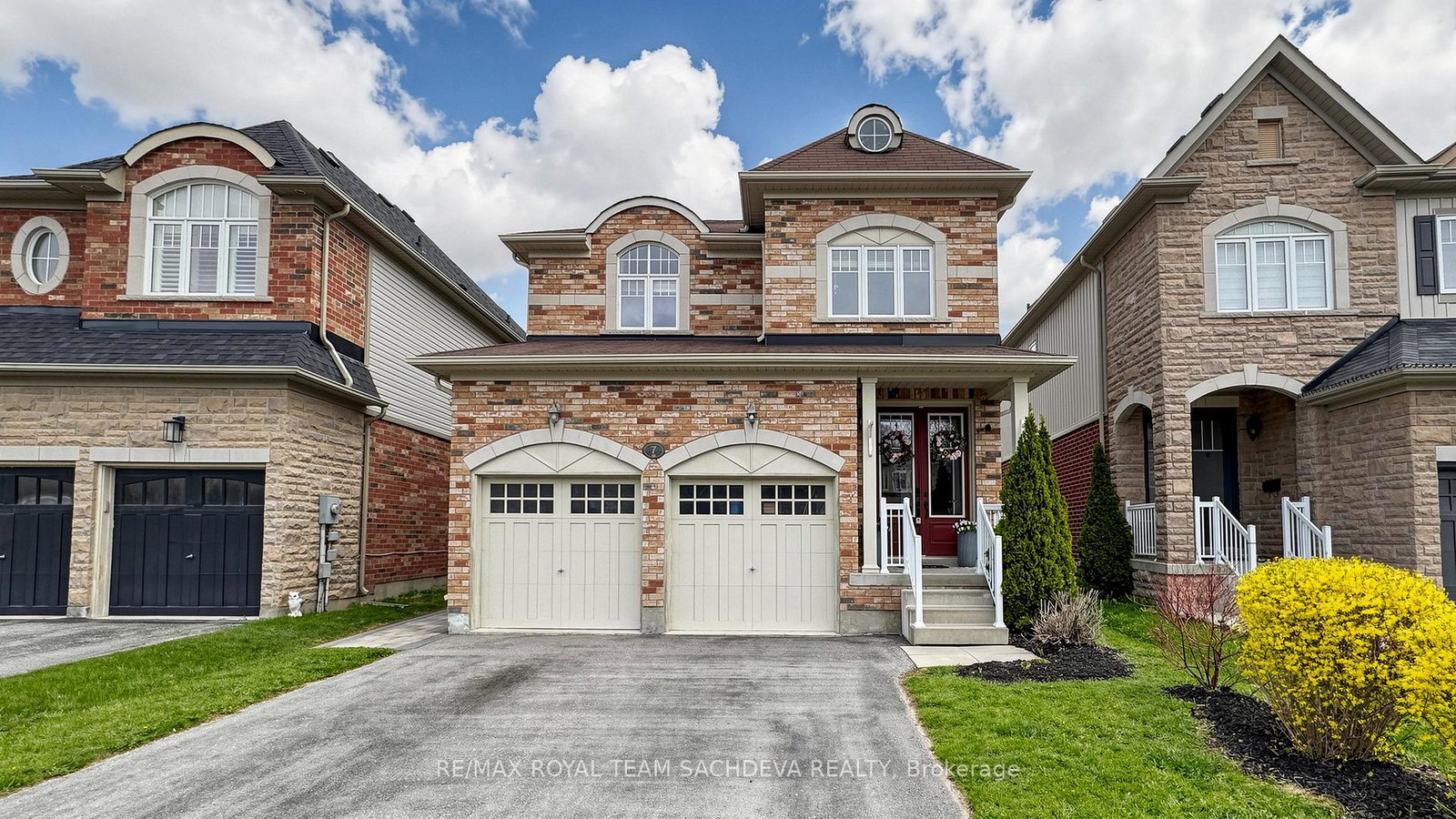7-woolacott-lane-clarington-ontario-e13077316