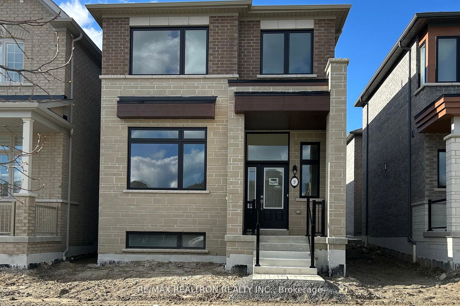 9-mountainside-crescent-whitby-ontario-e13079272