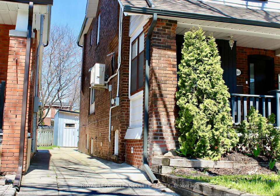 140-wolverleigh-boulevard-east-york-ontario-e13080254