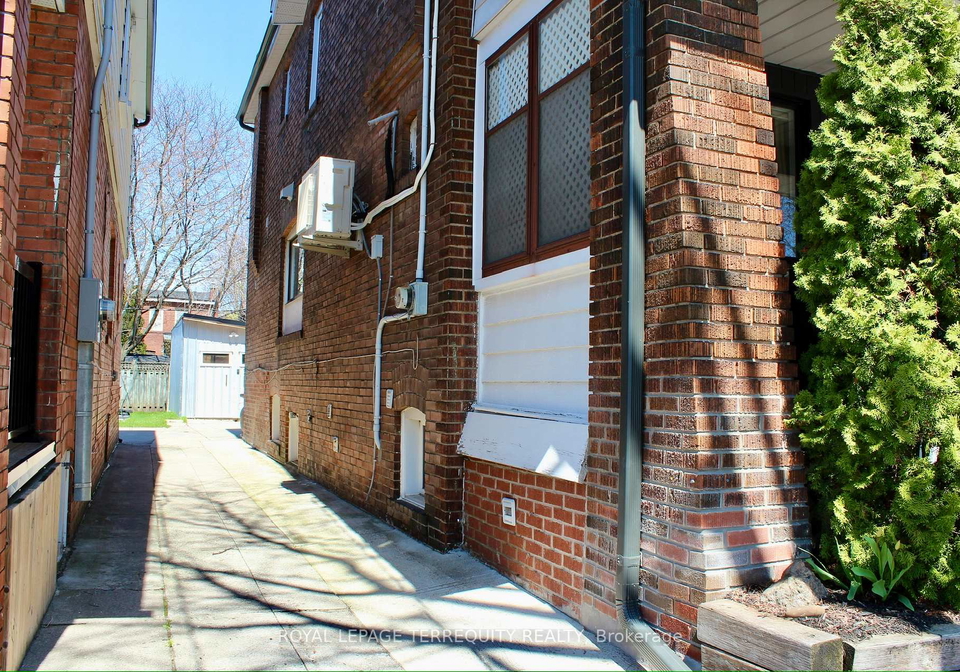 140-wolverleigh-boulevard-east-york-ontario-e13080254