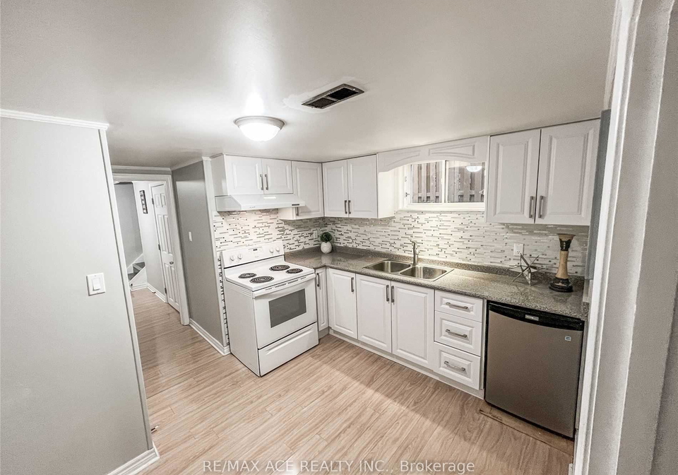 6-strode-drive-scarborough-ontario-e13081778