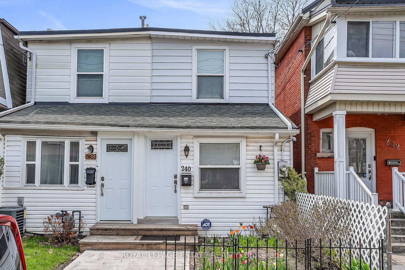 240-cedarvale-avenue-east-york-ontario-e13082440