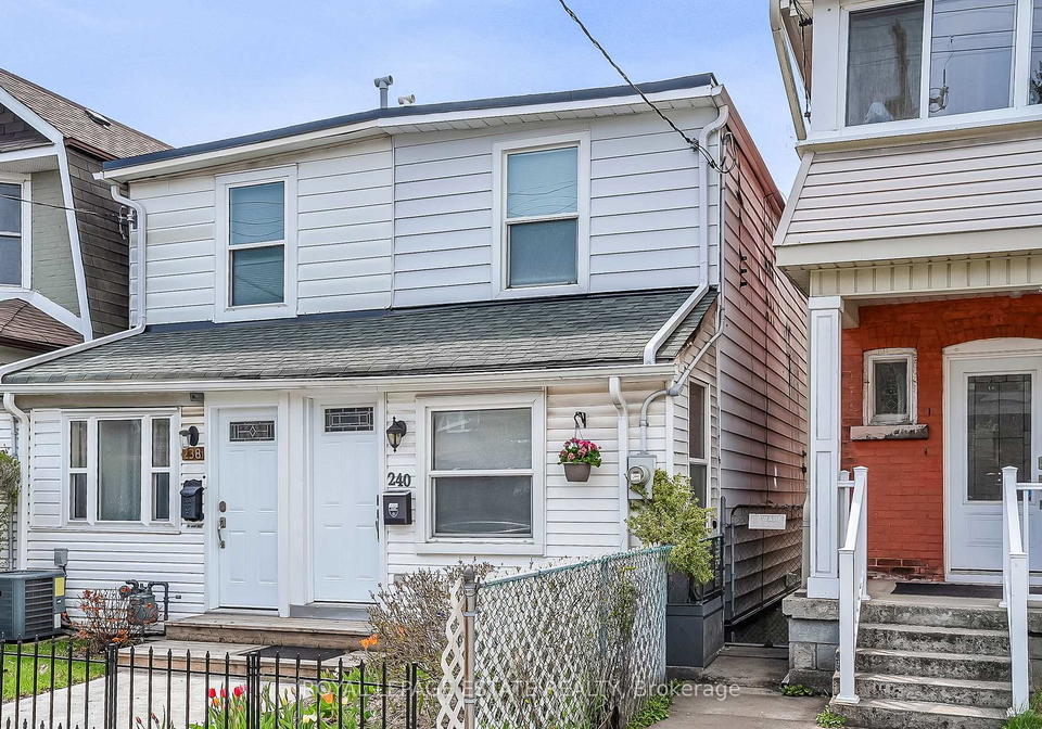 240-cedarvale-avenue-east-york-ontario-e13082440