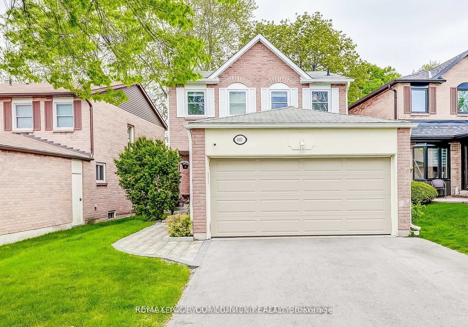660-foxwood-trail-pickering-ontario-e13082718