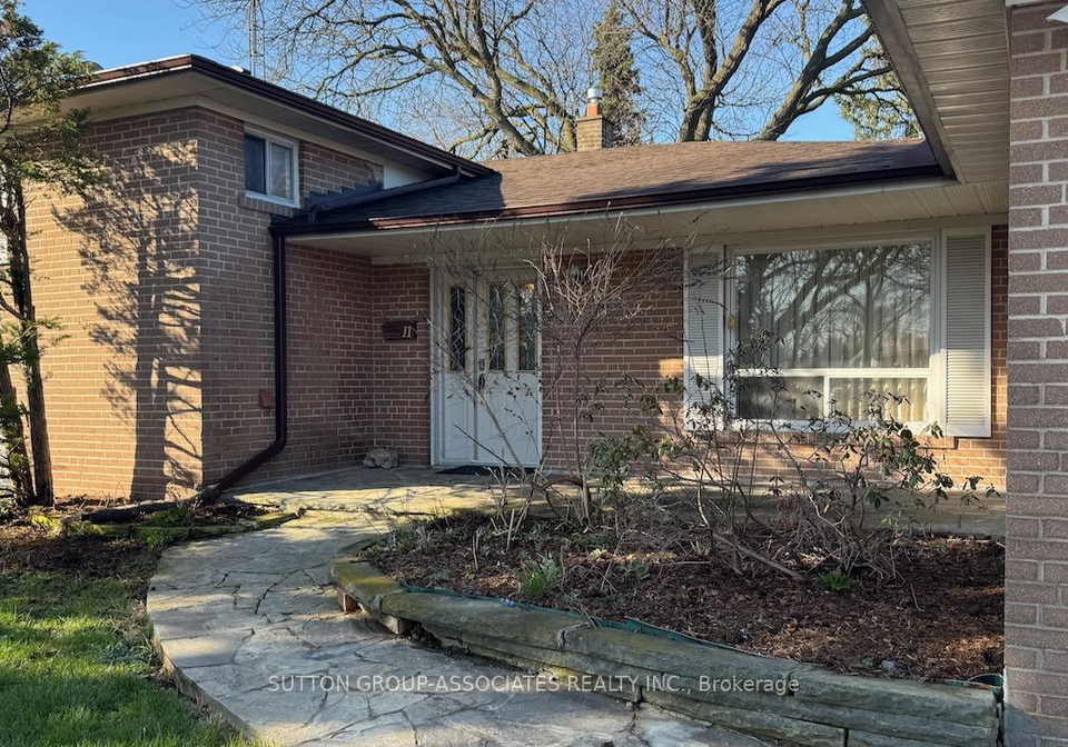11-castor-crescent-scarborough-ontario-e13083472