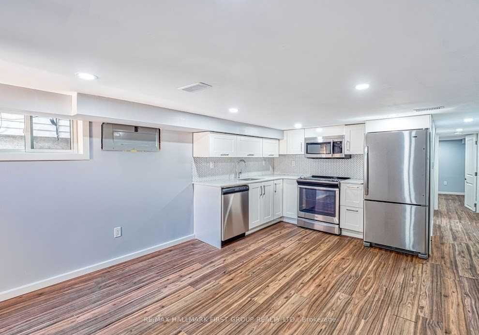 376-rhodes-avenue-toronto-ontario-e13085242