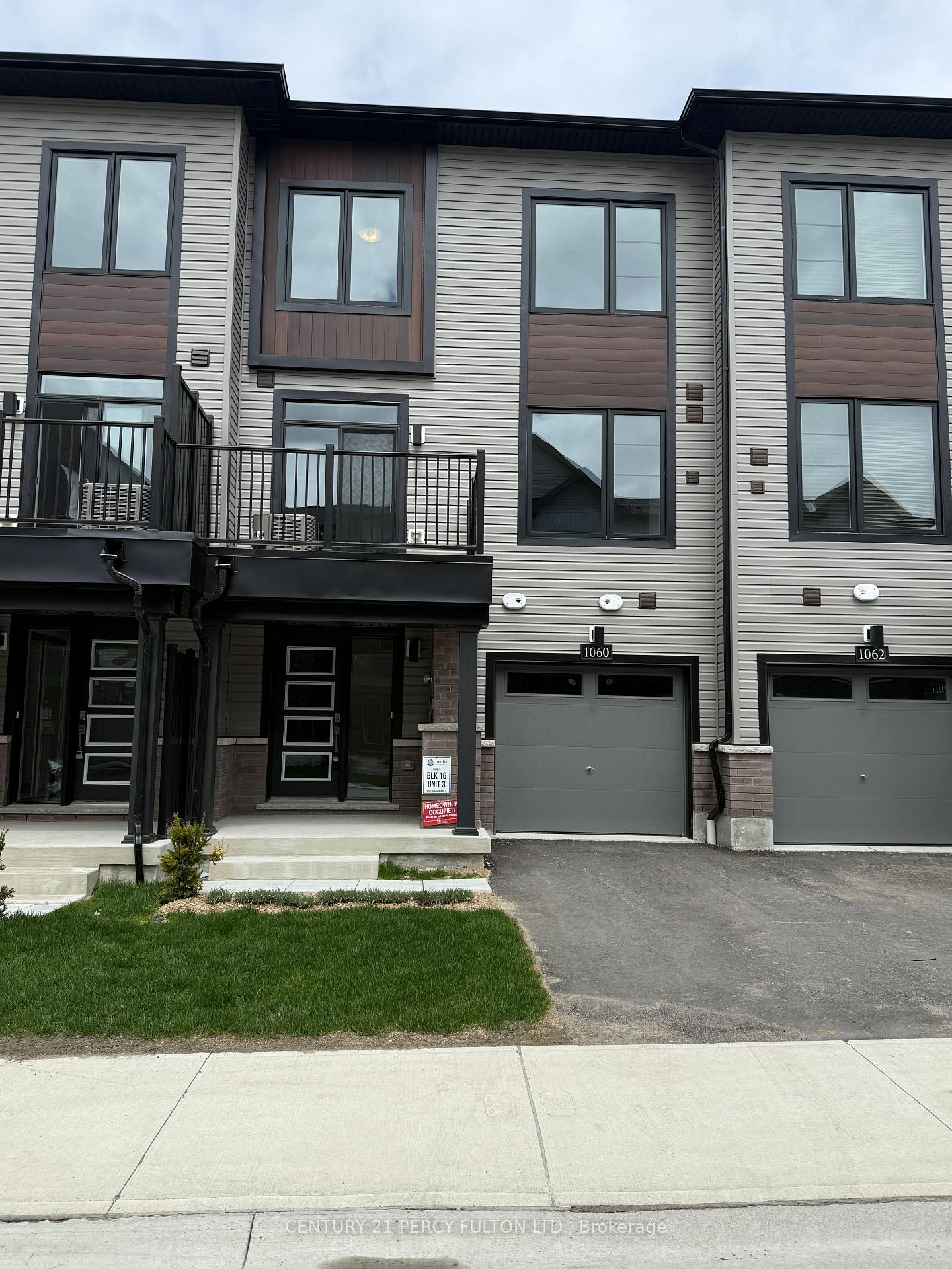 1060-honeycomb-path-oshawa-ontario-e13086078