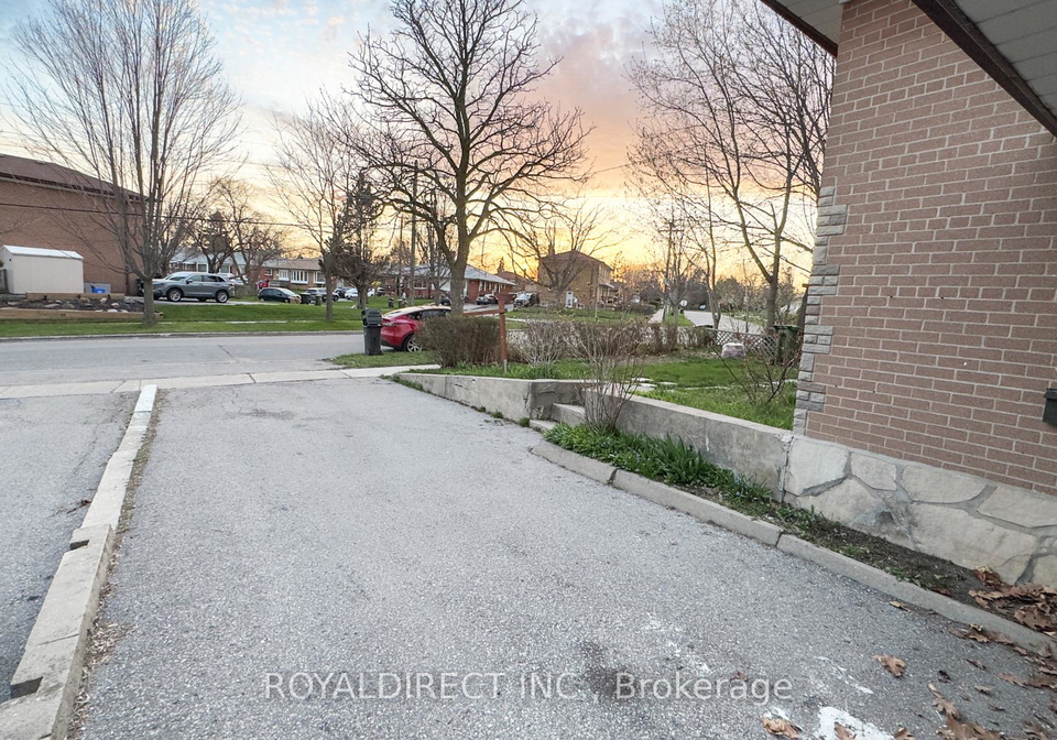 65-sharbot-avenue-scarborough-ontario-e13086532