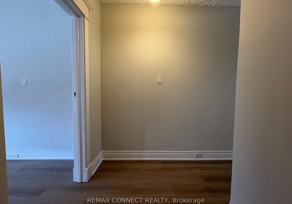 847-pape-avenue-east-york-ontario-e13088170