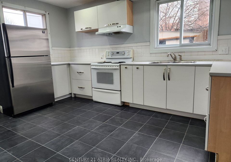49-lawrence-crescent-clarington-ontario-e13088646