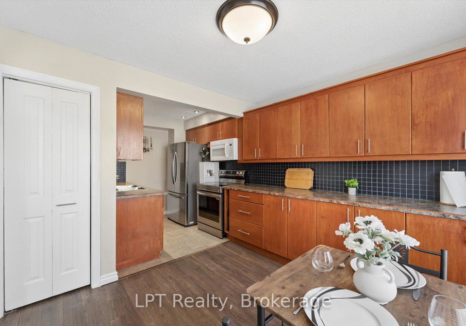 209-northminster-court-oshawa-ontario-e13089026