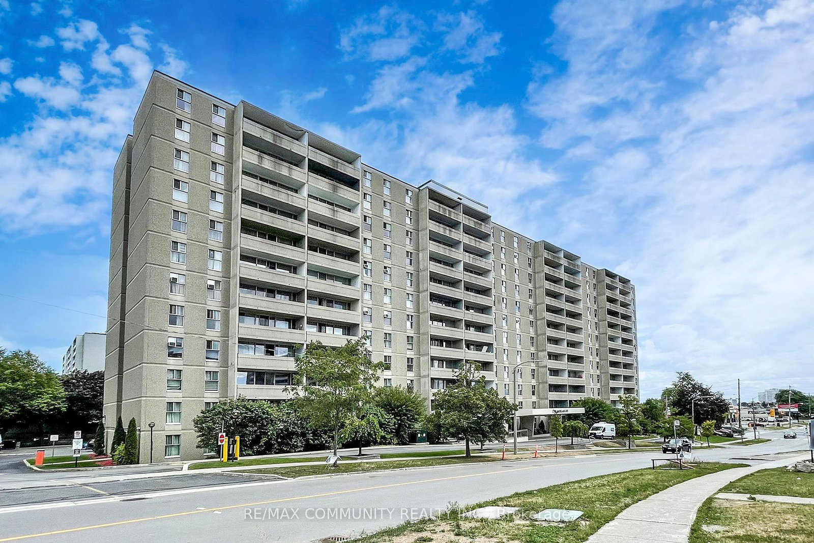 2-glamorgan-avenue-n-scarborough-ontario-e13089132