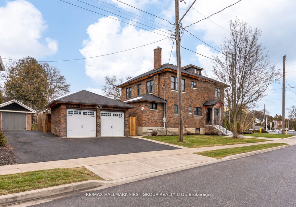 512-simcoe-street-n-oshawa-ontario-e13089484
