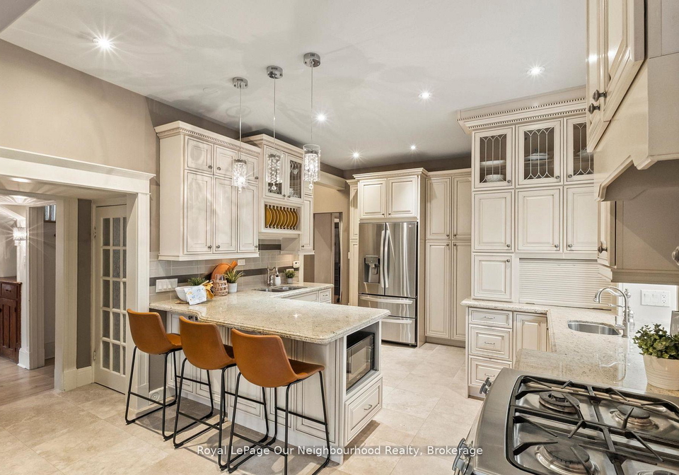 305-trent-street-w-whitby-ontario-e13090664