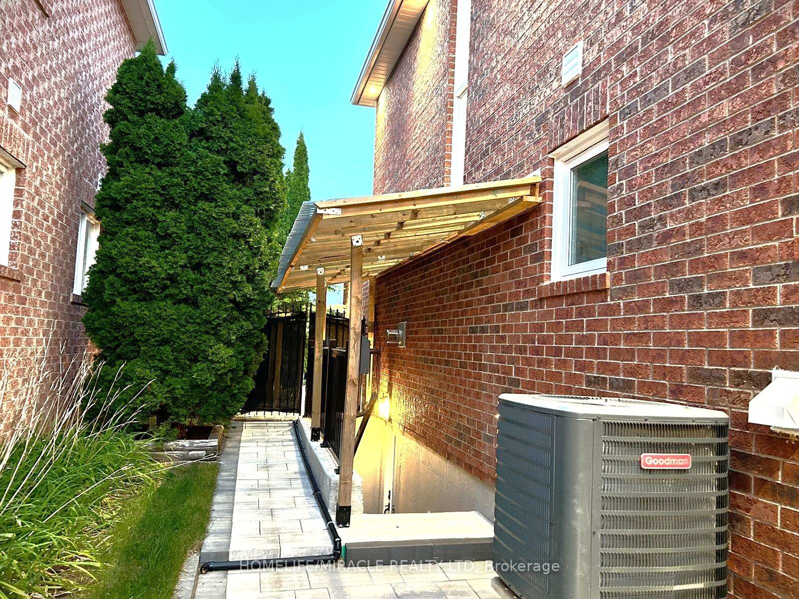 11-berkshire-court-whitby-ontario-e13092986