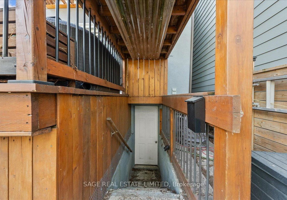207-cedarvale-avenue-east-york-ontario-e13095390