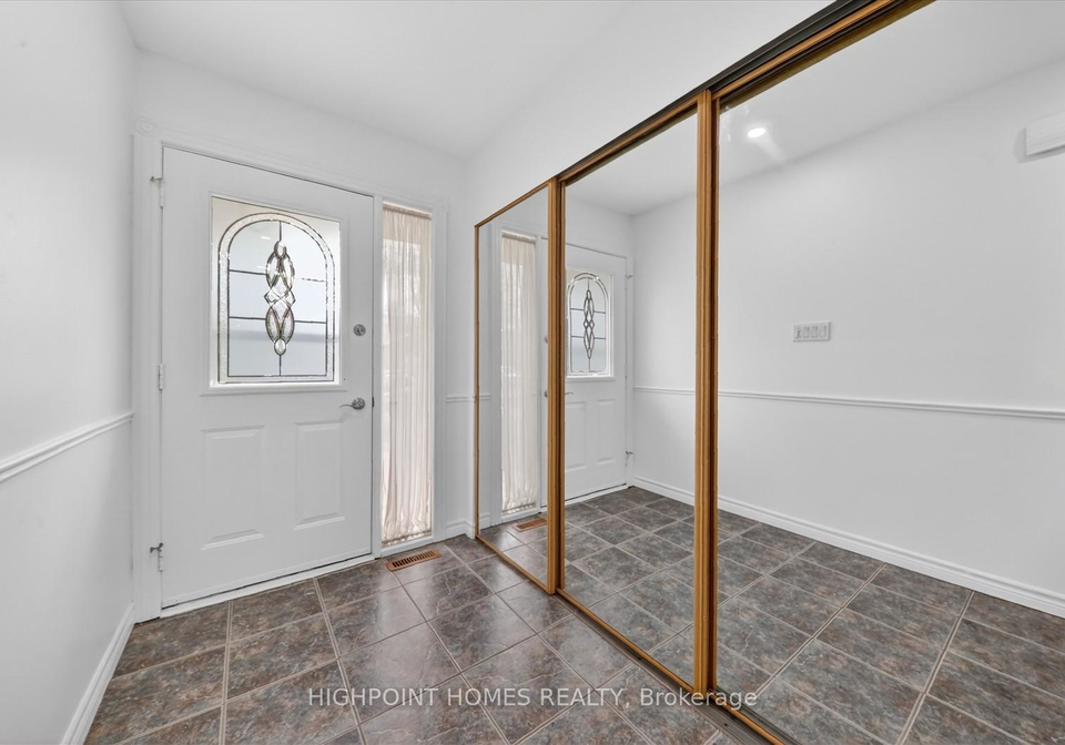 16-fearn-crescent-ajax-ontario-e13096918