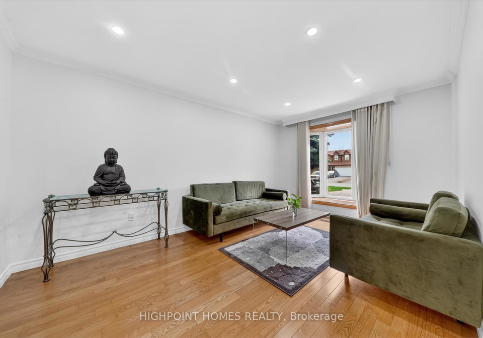 16-fearn-crescent-ajax-ontario-e13096918