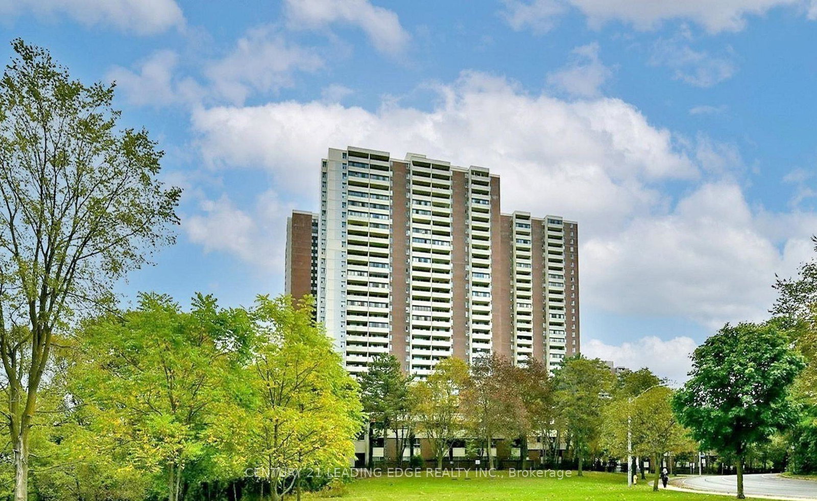 5-massey-square-east-york-ontario-e13097890