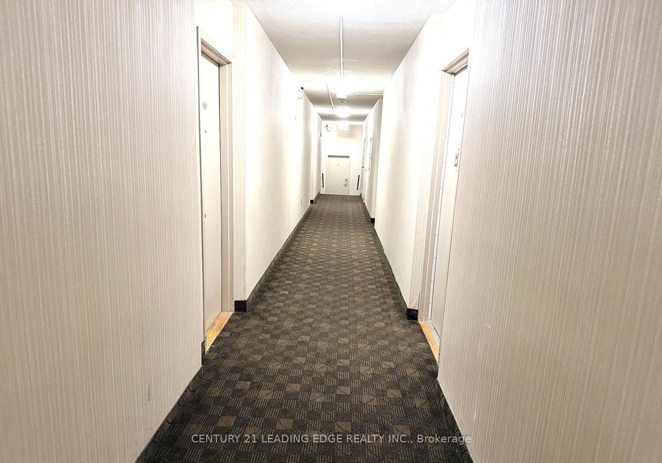 5-massey-square-east-york-ontario-e13097890
