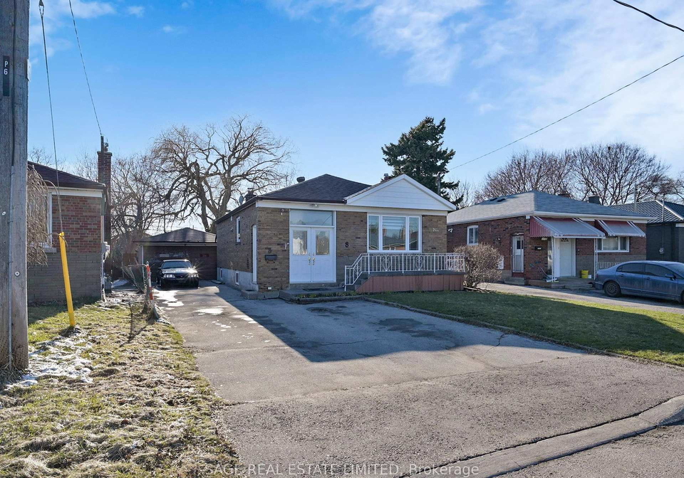 8-lombardy-crescent-scarborough-ontario-e13098966
